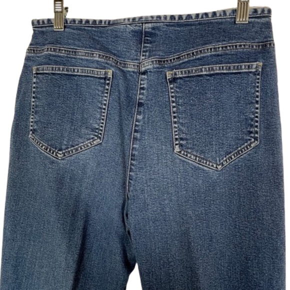 Vintage Crazy Horse Flattering Jeans 🎉Host Pick🎉 - Picture 4 of 8